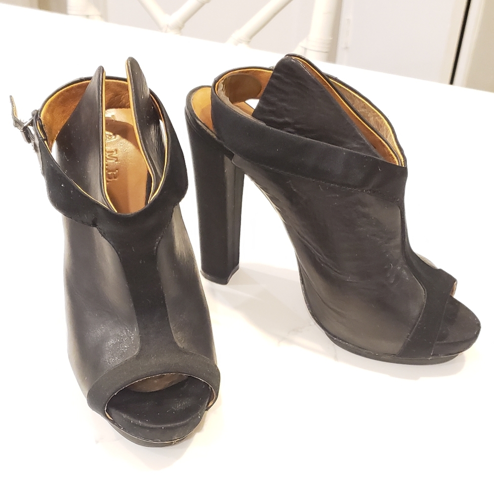 L.A.M.B BY GWEN STEFANI Black leather heels